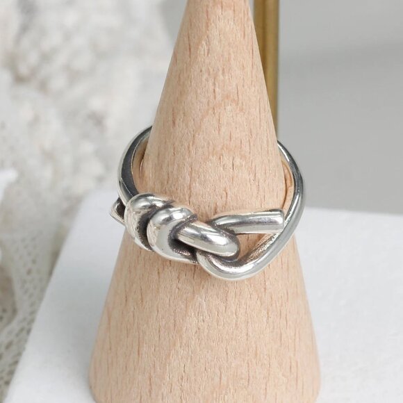 New Adjustable Antique Silver Disconnected Ring knot Design - Picture 3 of 4